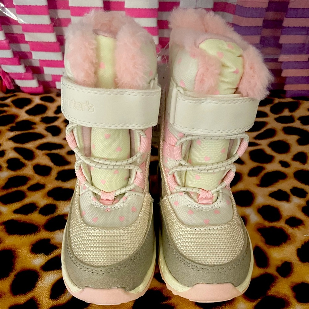 Carters winter boots, brand new, never worn.